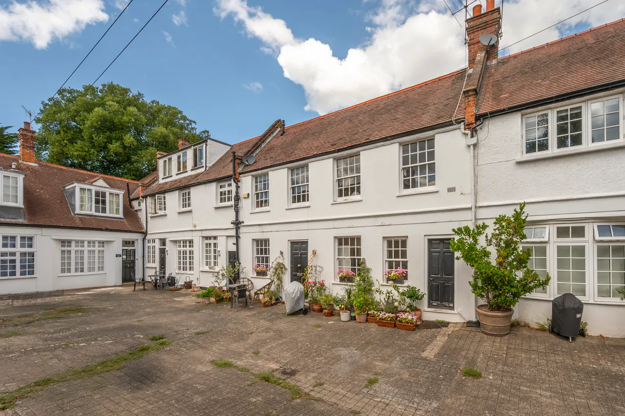 3 Bensbury Close, London, photo 2