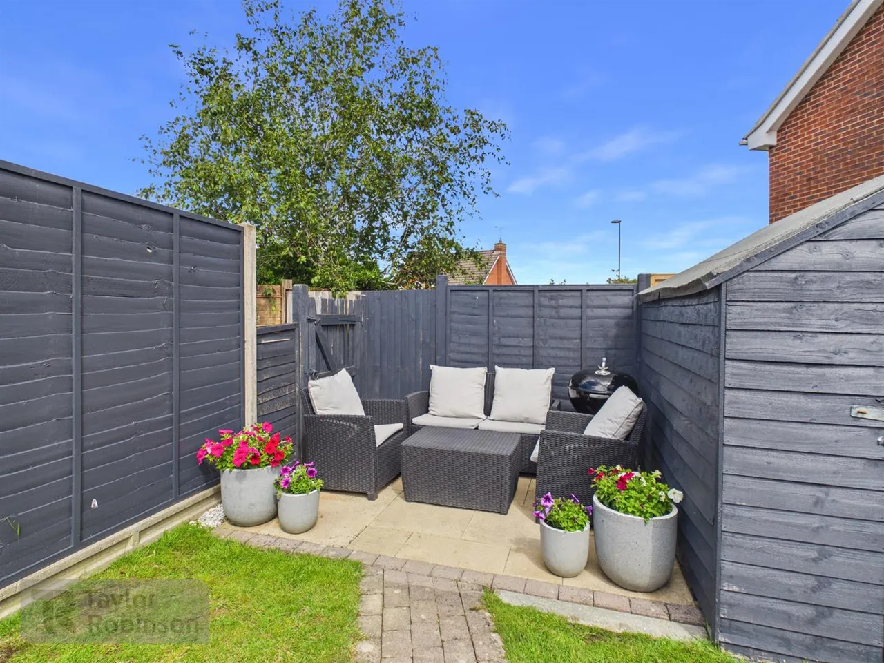 Boleyn Close, Maidenbower, RH10, photo 7