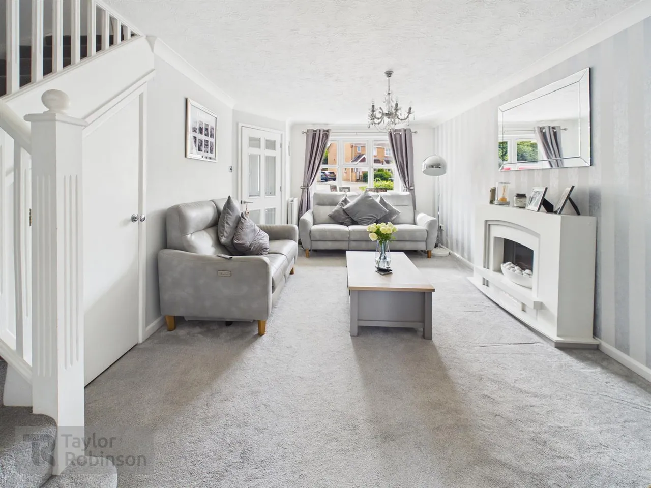 Boleyn Close, Maidenbower, RH10, photo 2