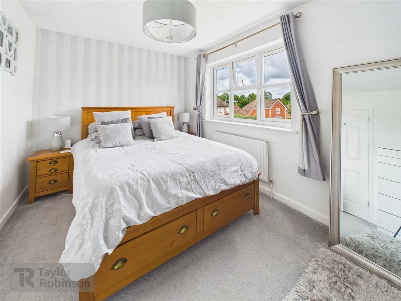 Boleyn Close, Maidenbower, RH10, photo 10