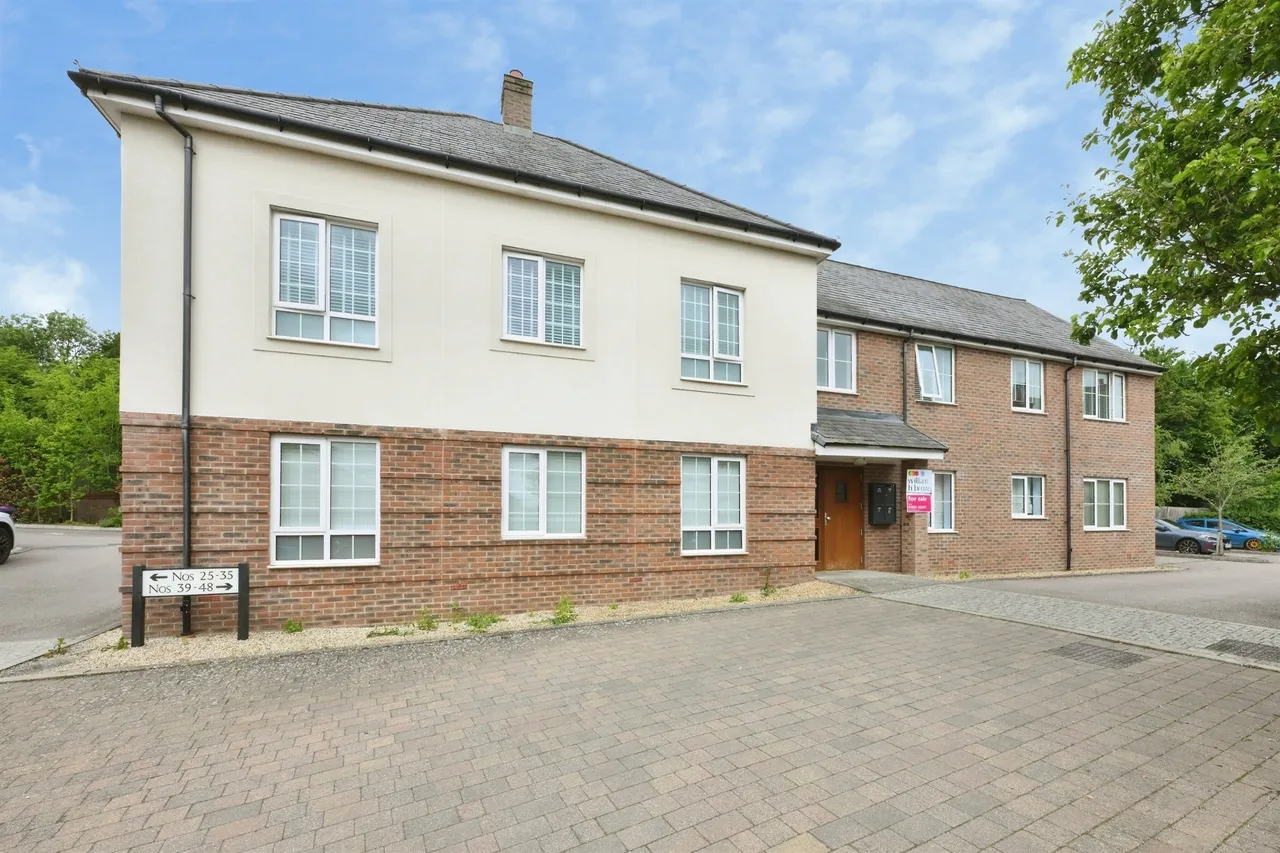 2 bed flat for sale — Clements Close, Puckeridge, Ware