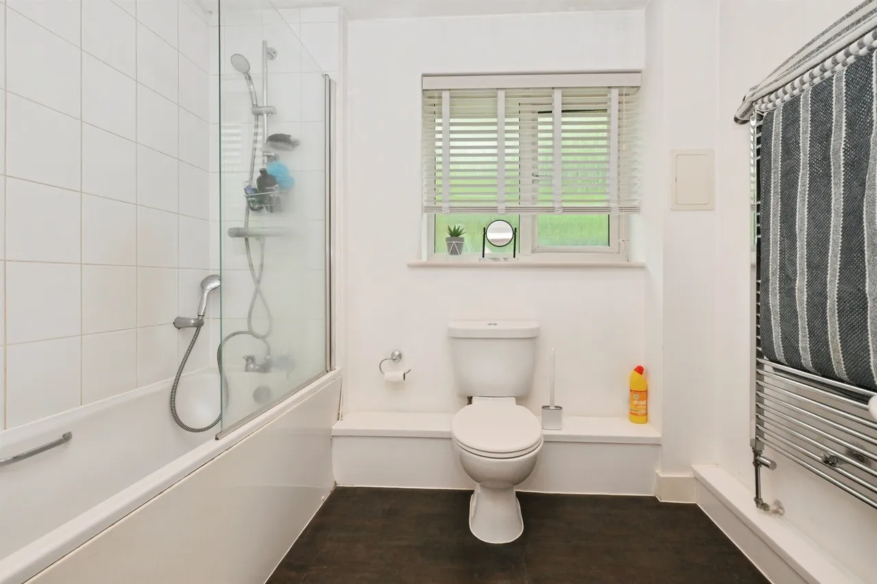 Clements Close, Puckeridge, Ware, photo 8