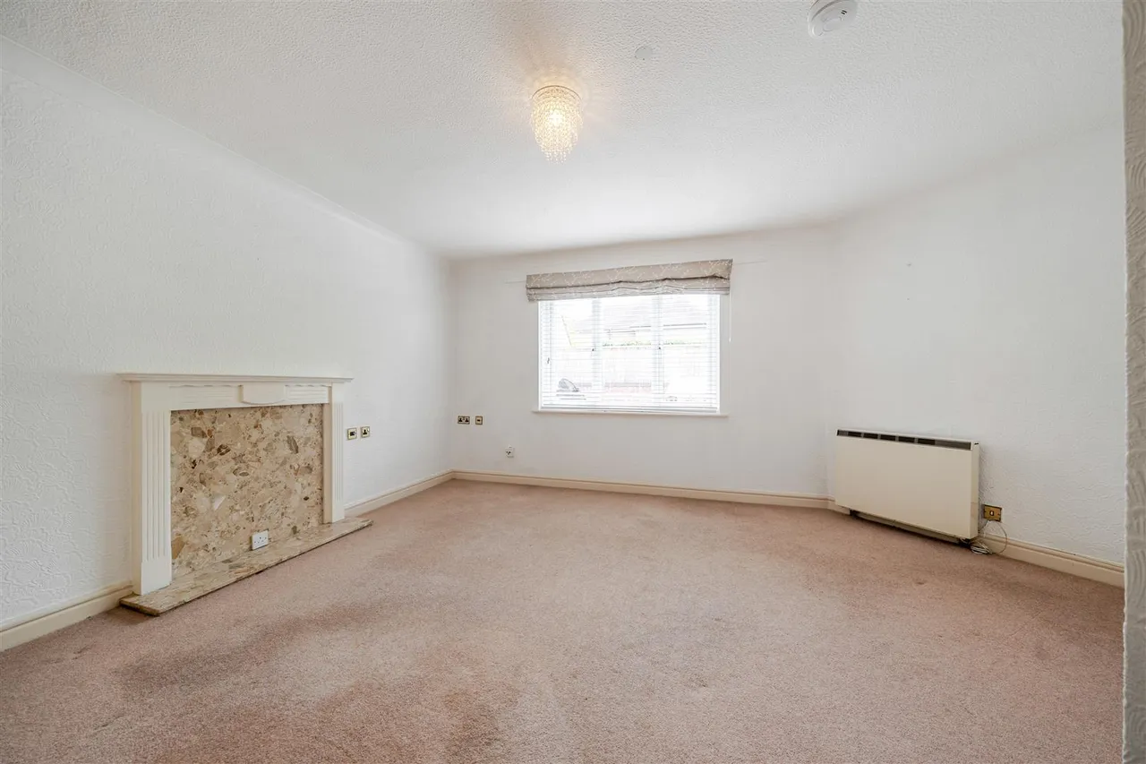 Hinderton Road, Neston, CH64, photo 3