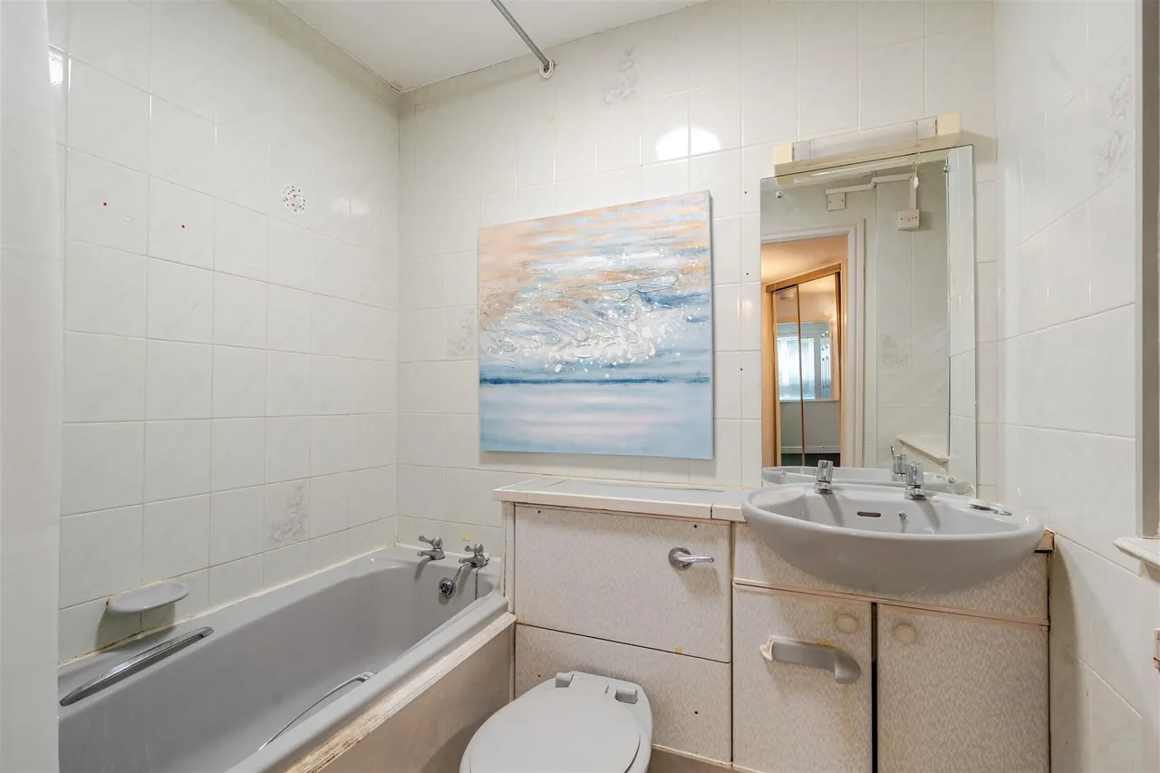 Hinderton Road, Neston, CH64, photo 9