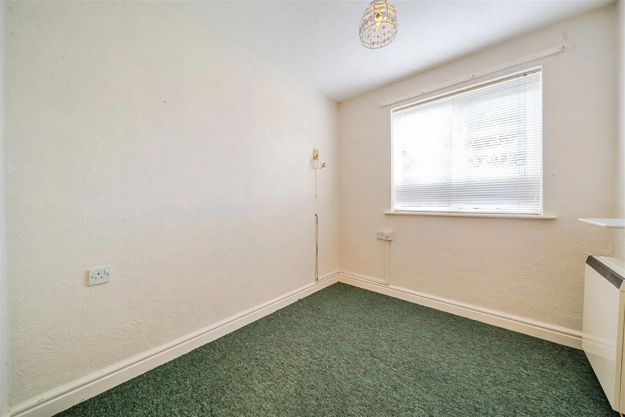 Hinderton Road, Neston, CH64, photo 8