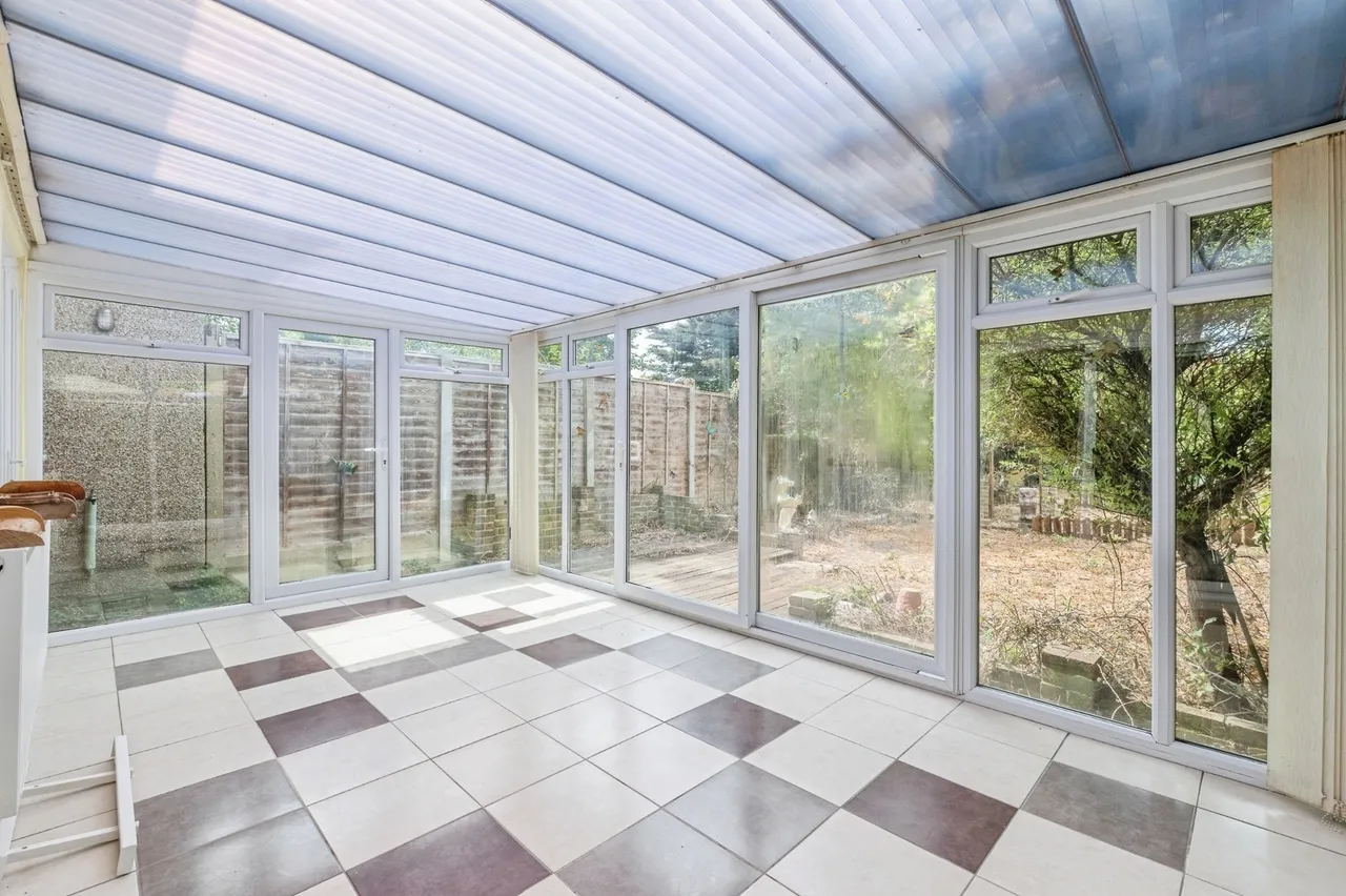 Chesterford Gardens, Basildon, SS14, photo 6