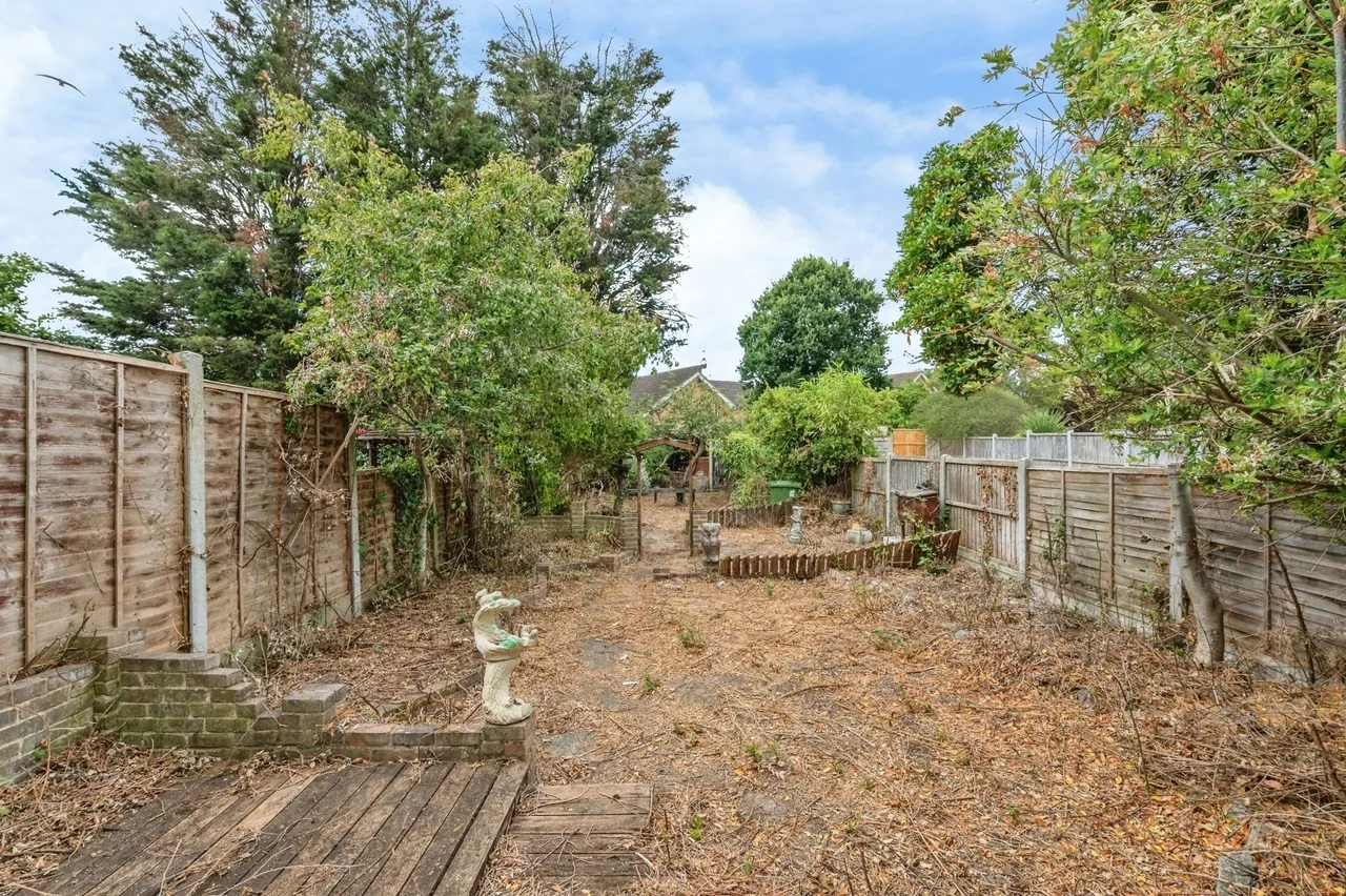 Chesterford Gardens, Basildon, SS14, photo 7