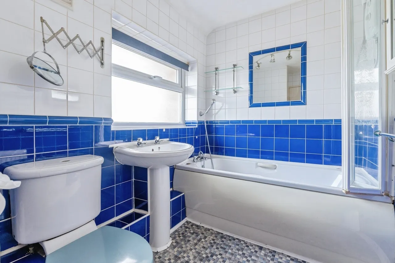 Chesterford Gardens, Basildon, SS14, photo 8