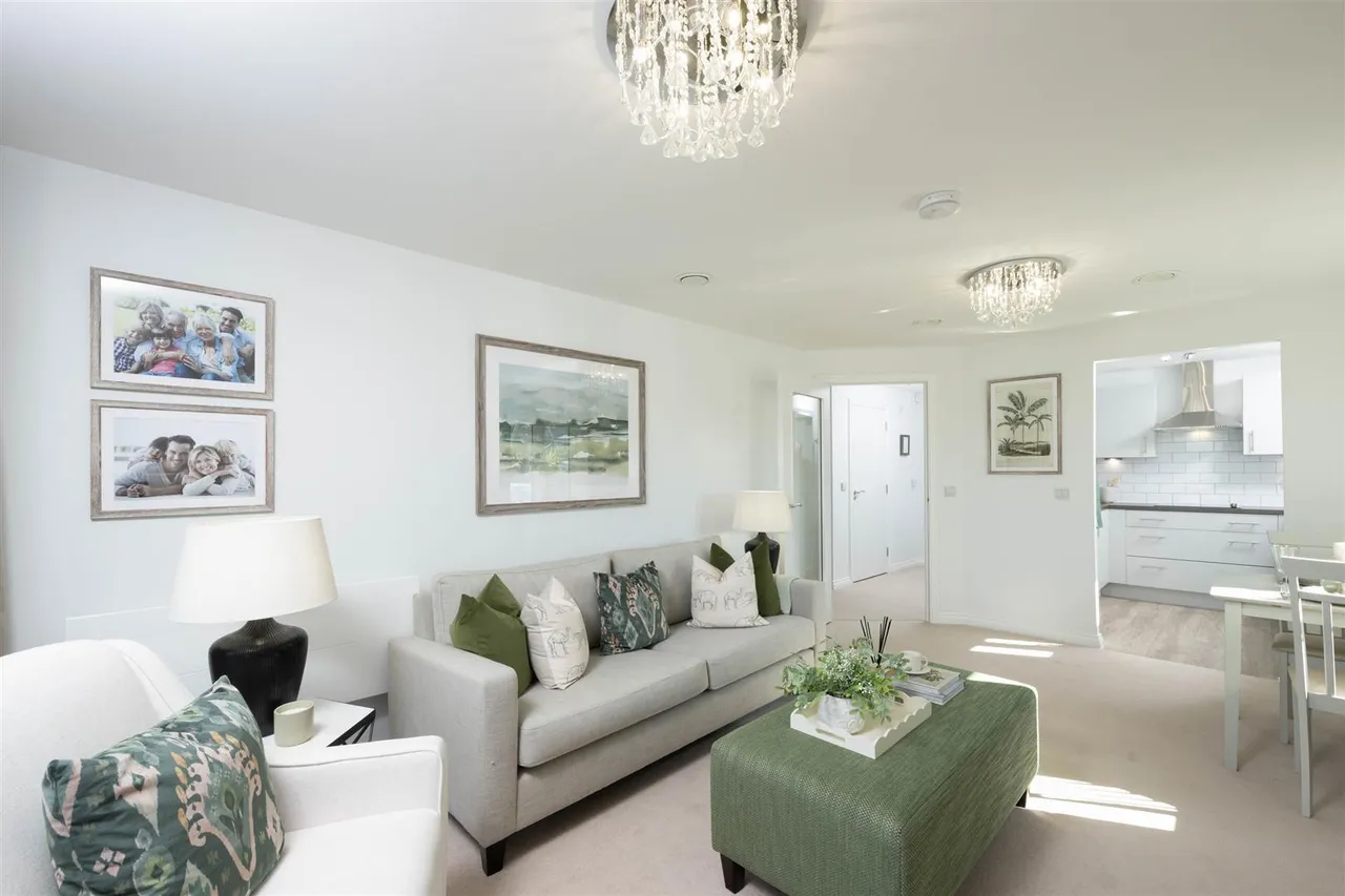 1 bed flat to rent, Worthing Road, Southwater, RH13