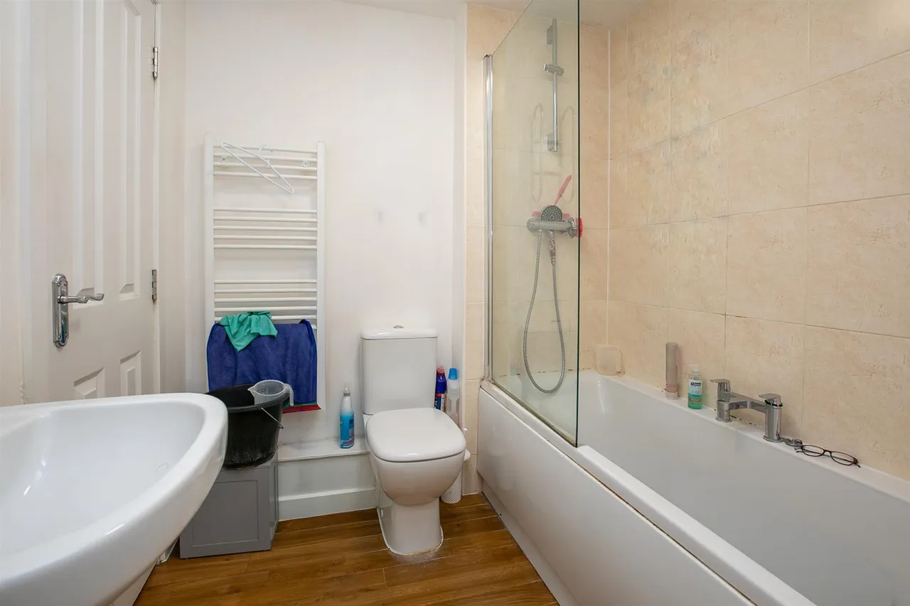 Cloatley Crescent, Royal Wootton Bassett, photo 7