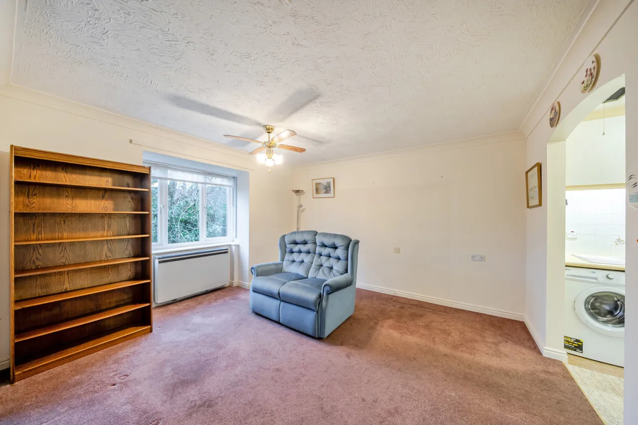 Du Cros Drive, HA7, photo 11