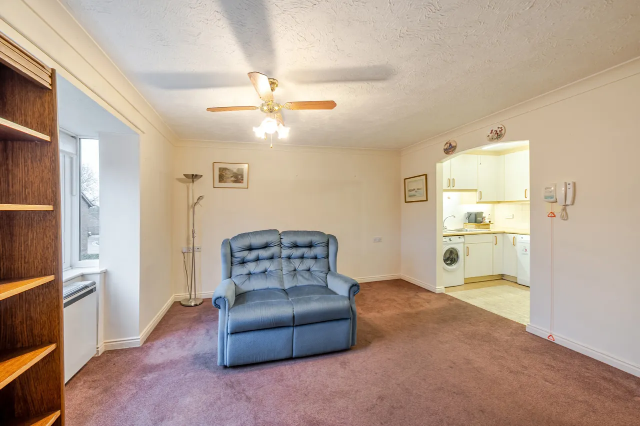 Du Cros Drive, HA7, photo 14