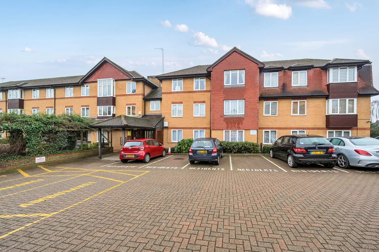 2 bed 2 bedroom for sale, Du Cros Drive, HA7