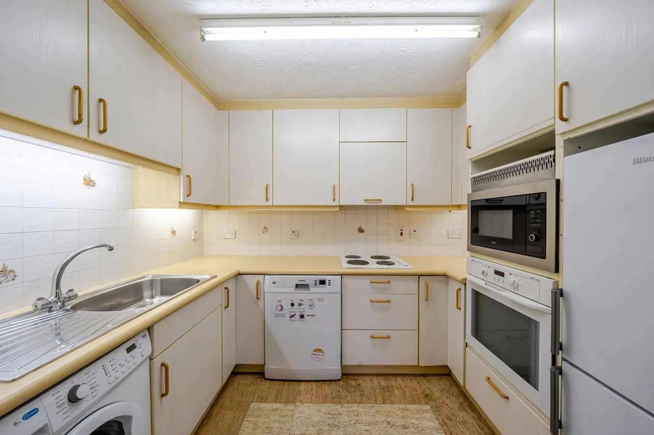 Du Cros Drive, HA7, photo 15