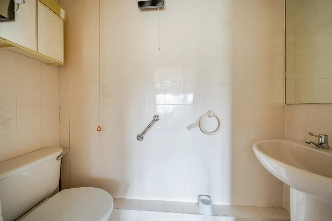 Du Cros Drive, HA7, photo 16