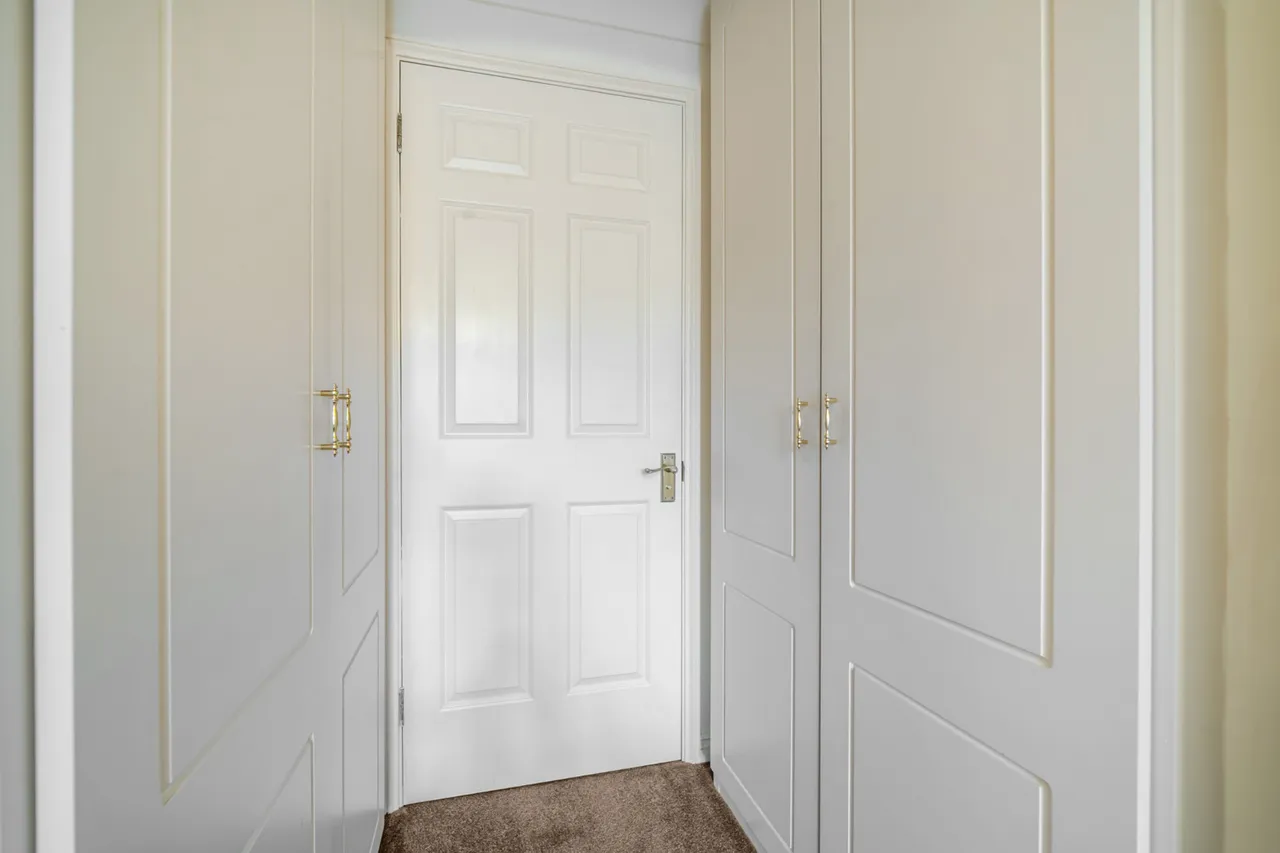 Du Cros Drive, HA7, photo 17