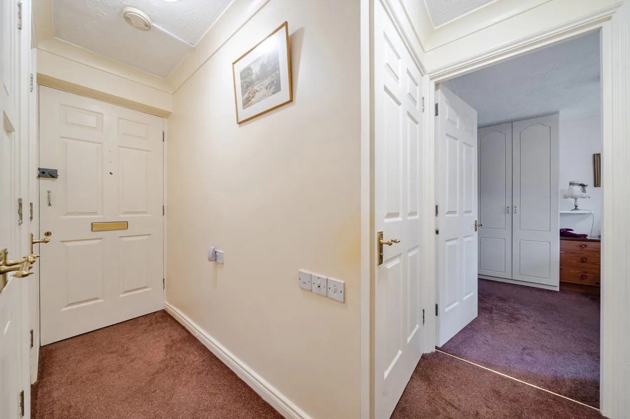 Du Cros Drive, HA7, photo 18