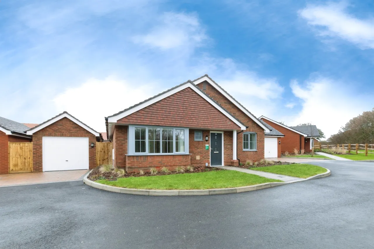 3 bed house for sale — Ringwood Road, Alderholt, Fordingbridge