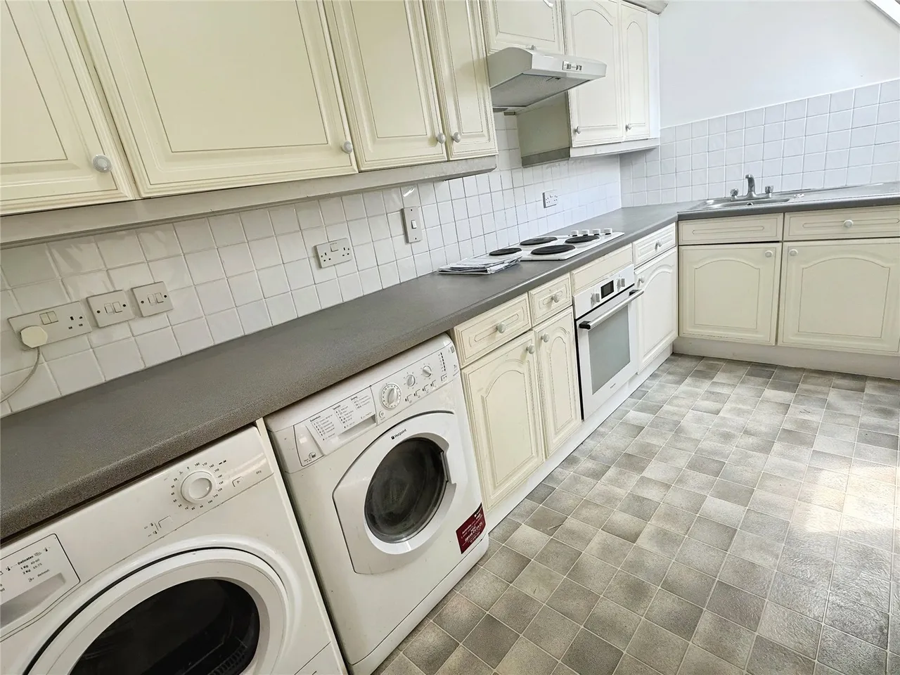 Canvey Walk, Chelmsford, CM1, photo 2