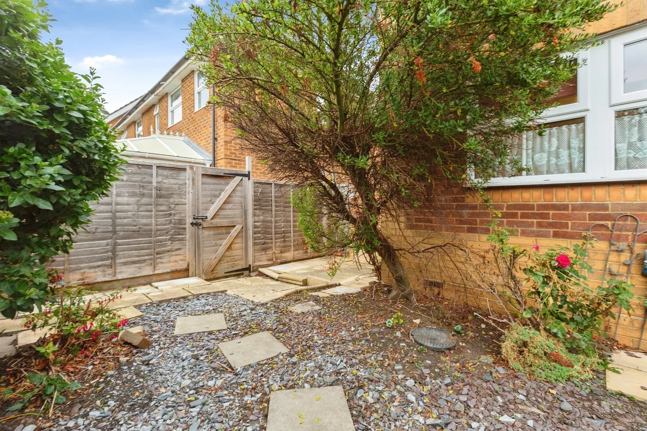 Rowan Close, Aylesbury, HP21, photo 4