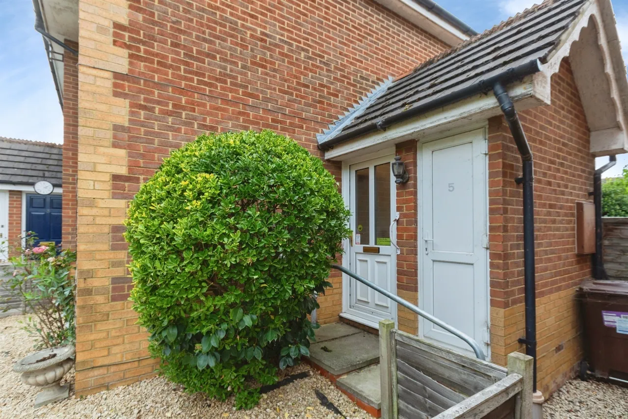 Rowan Close, Aylesbury, HP21, photo 7