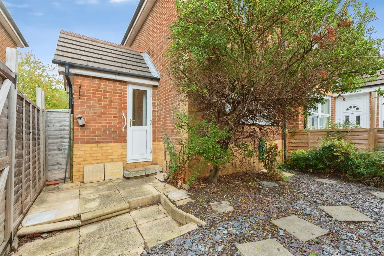 Rowan Close, Aylesbury, HP21, photo 12