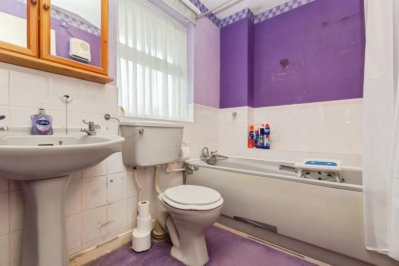 Rowan Close, Aylesbury, HP21, photo 11