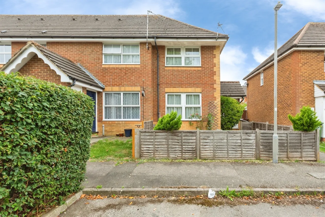 1 bed house for sale, Rowan Close, Aylesbury, HP21