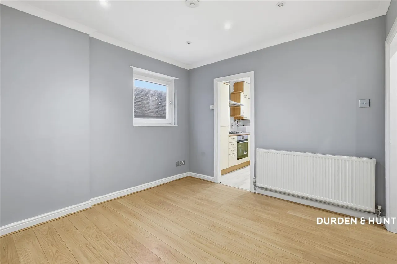 Albert Road, Buckhurst Hill, IG9, photo 3