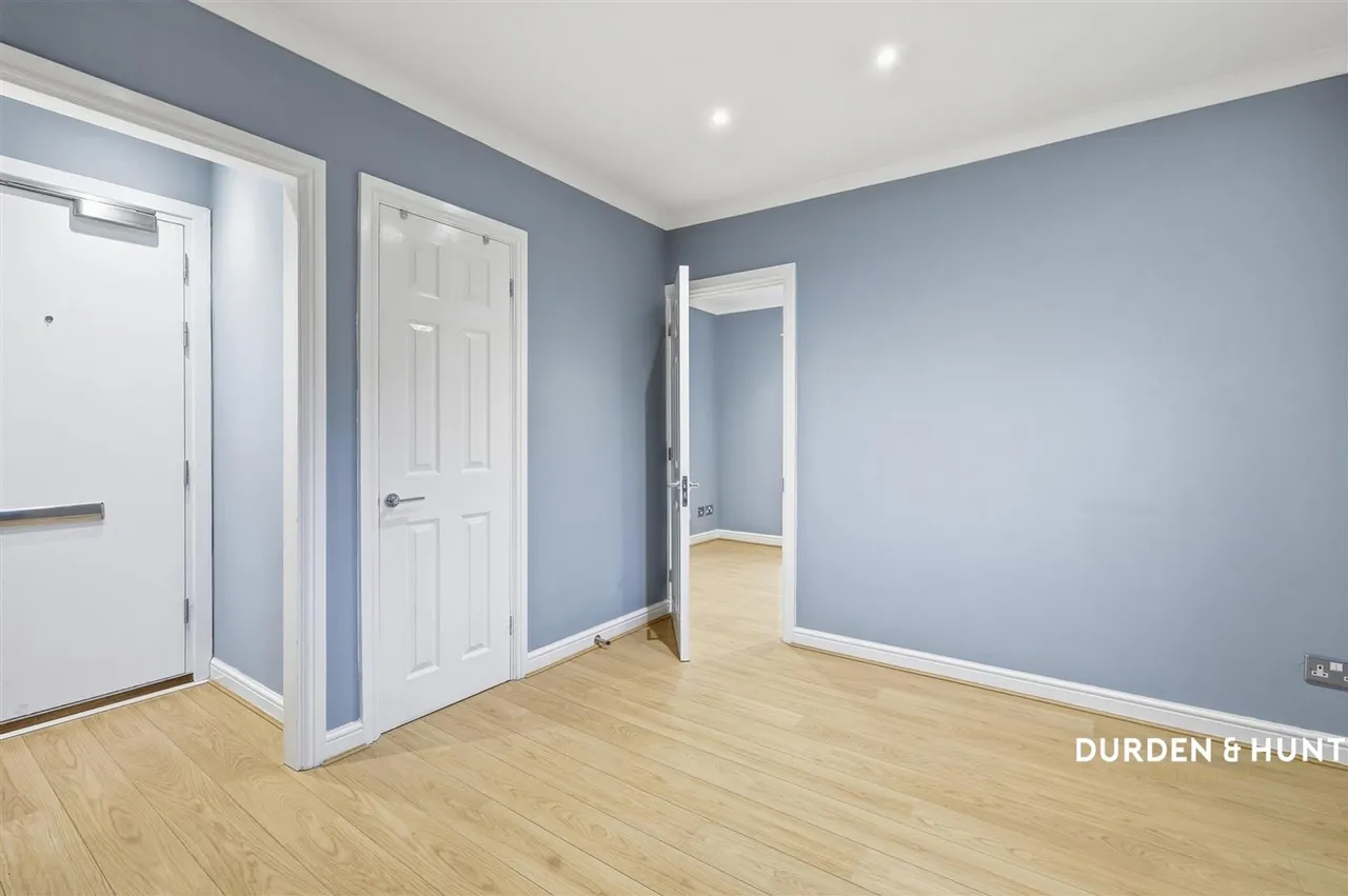 Albert Road, Buckhurst Hill, IG9, photo 2