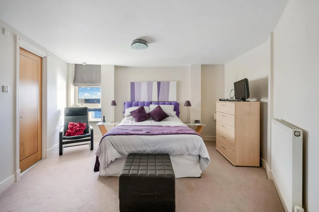 Barrier Point Road, London, E16, photo 4
