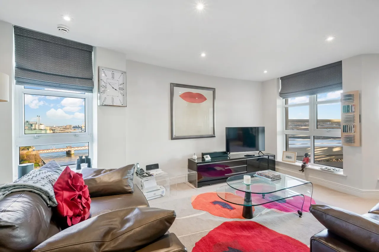 Barrier Point Road, London, E16, photo 11
