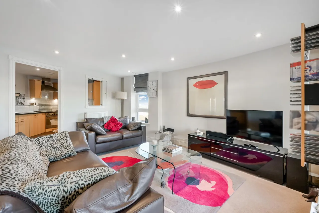Barrier Point Road, London, E16, photo 8