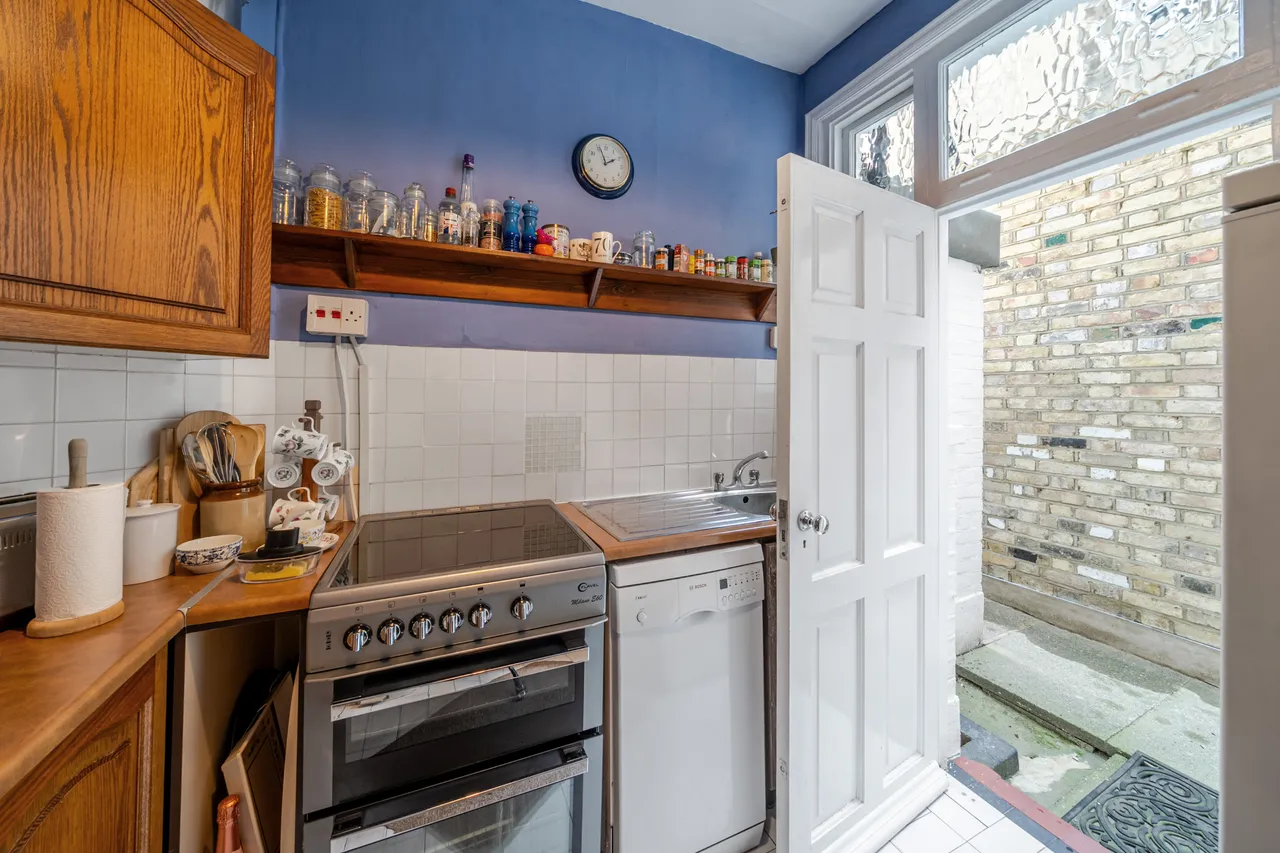 Rosebery Road, London, N10, photo 18