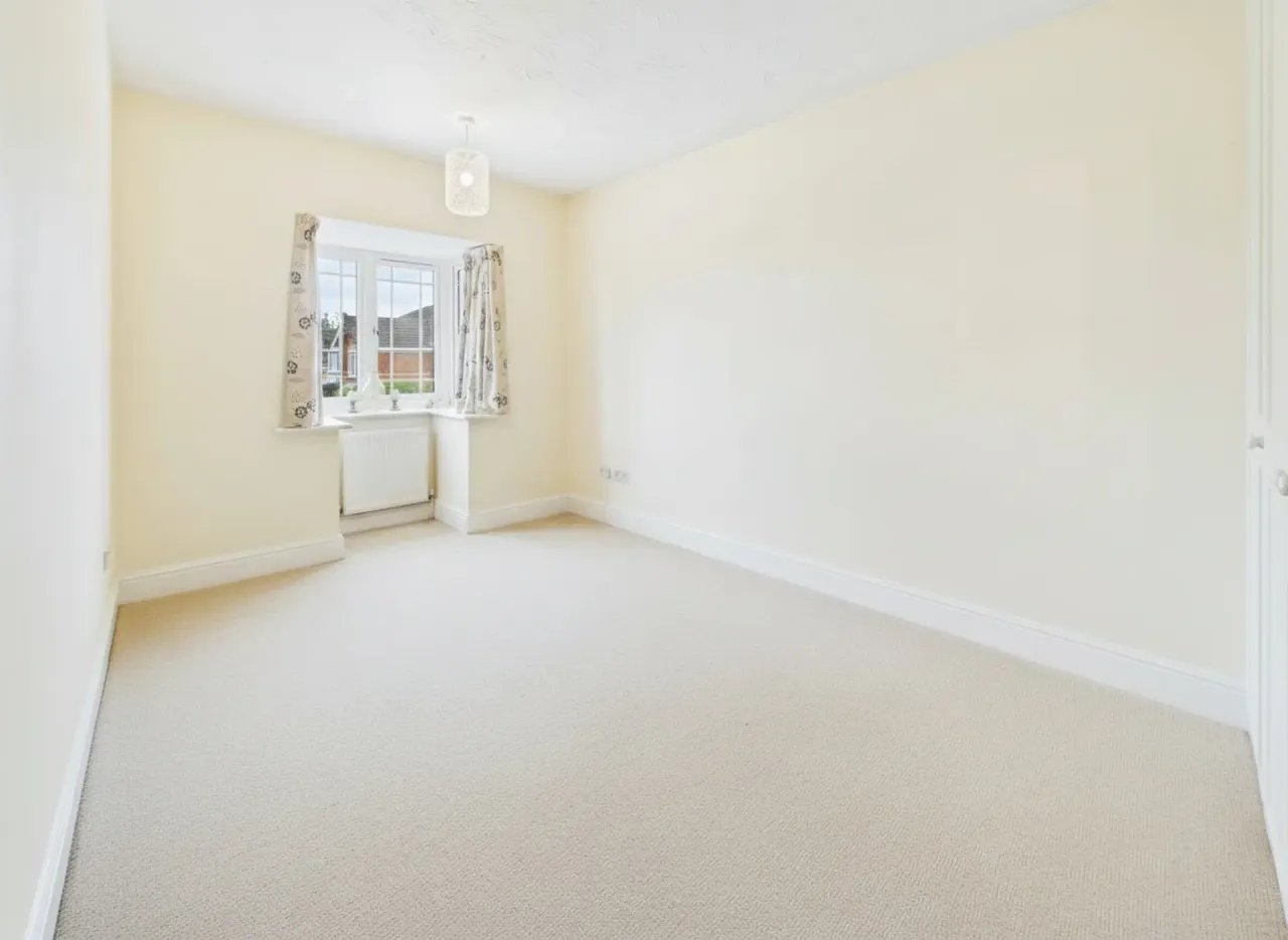 Priory Gardens, Stamford, PE9 2EG, photo 20