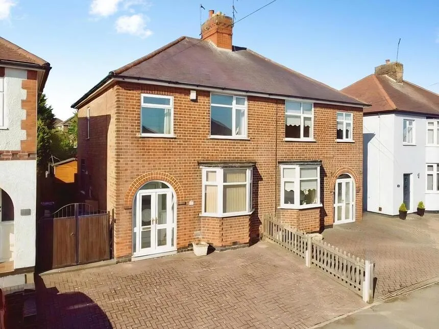 3 bed house for sale — Netherley Road, Hinckley, Leicestershire, LE10