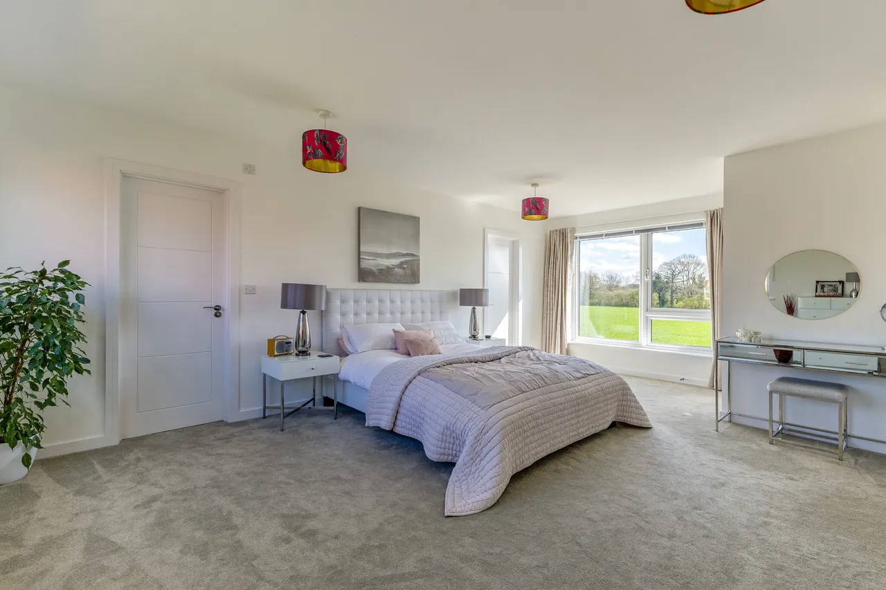 Romaine Road, Cranleigh, GU6, photo 4