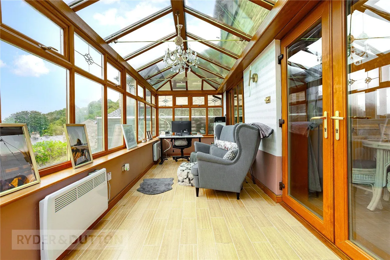 Woodmeadow Court, Mossley, OL5, photo 9