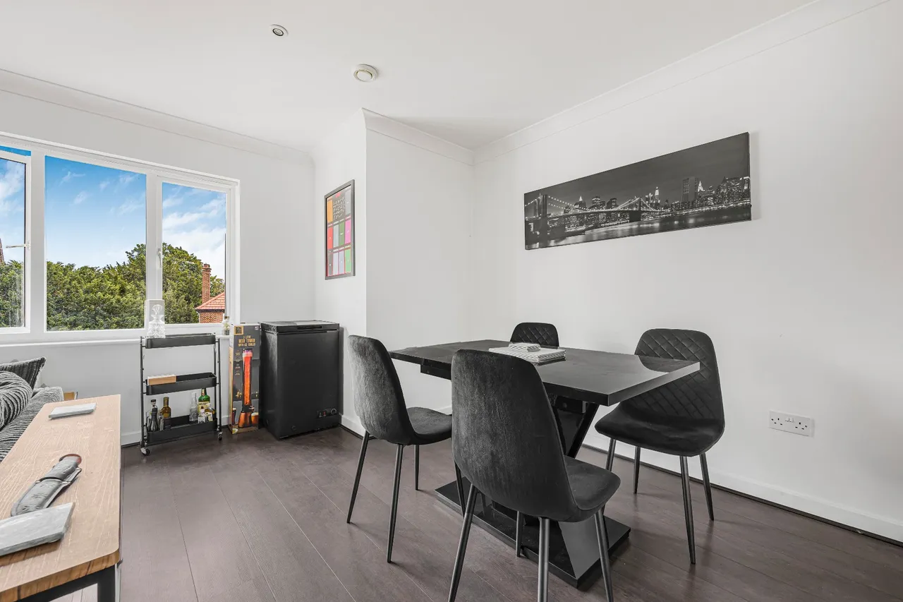Church Street, Walton-On-Thames, KT12, photo 4