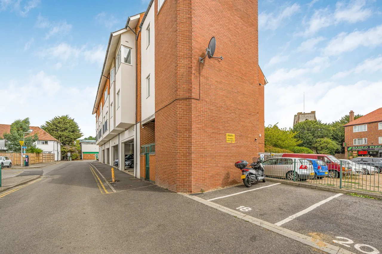 Church Street, Walton-On-Thames, KT12, photo 12