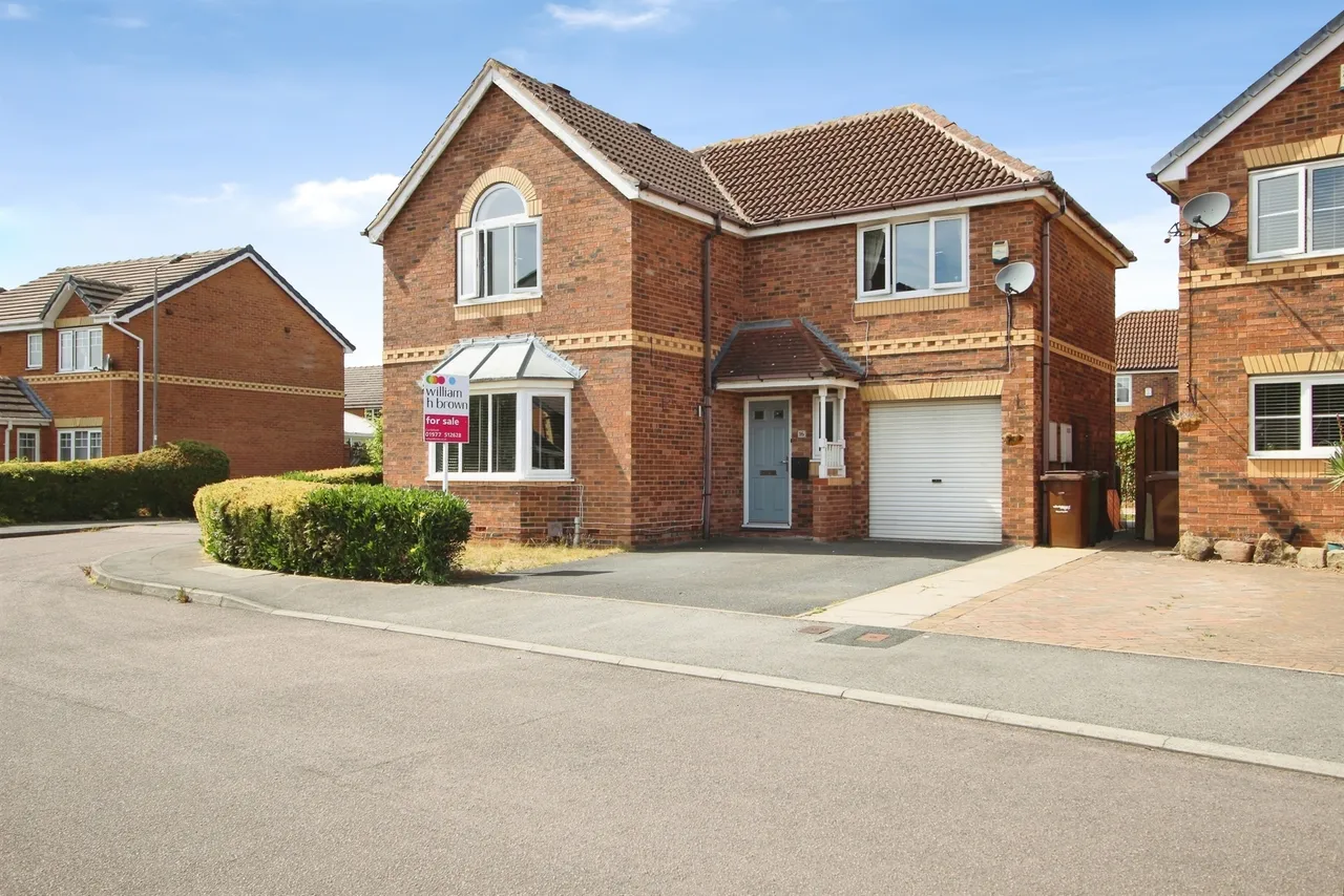 4 bed house for sale — Marsh Road, Castleford