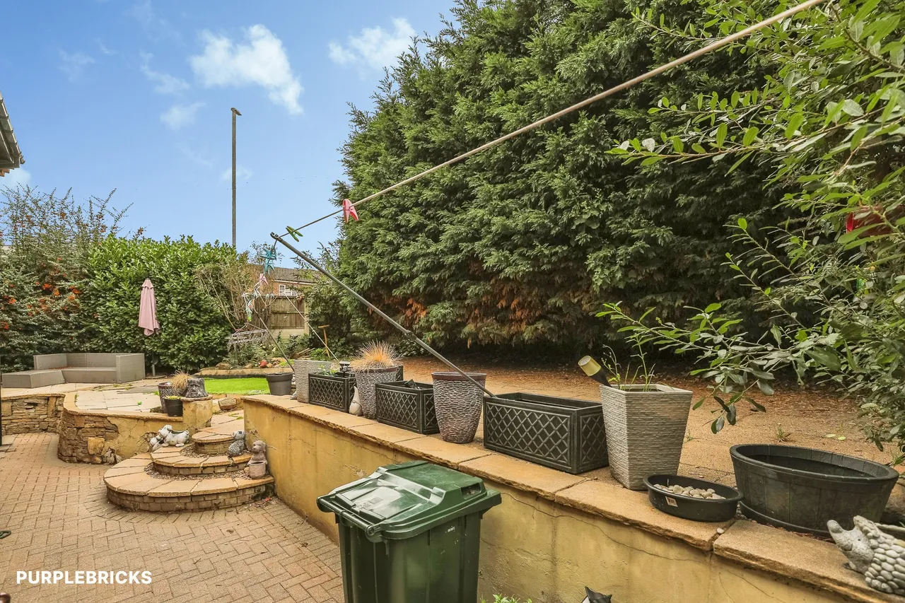 Reed Close, Barnsley, S73, photo 23