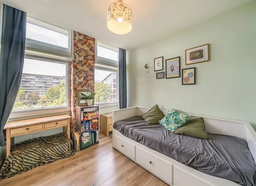 Newington Causeway, Elephant & Castle, SE1, photo 6