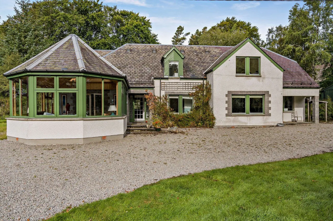Glentruim, Newtonmore, Inverness-Shire, PH20 1BE, photo 2