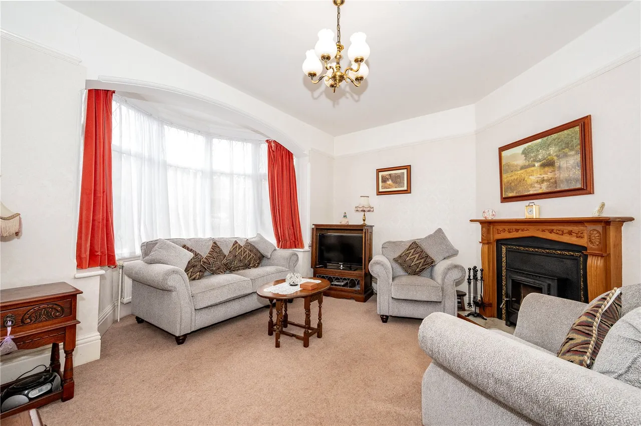 Birchfield Road, Headless Cross, Redditch, Worcestershire, B97 4NA, photo 2