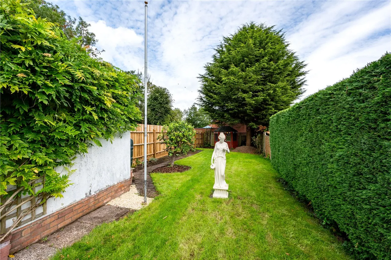 Birchfield Road, Headless Cross, Redditch, Worcestershire, B97 4NA, photo 17