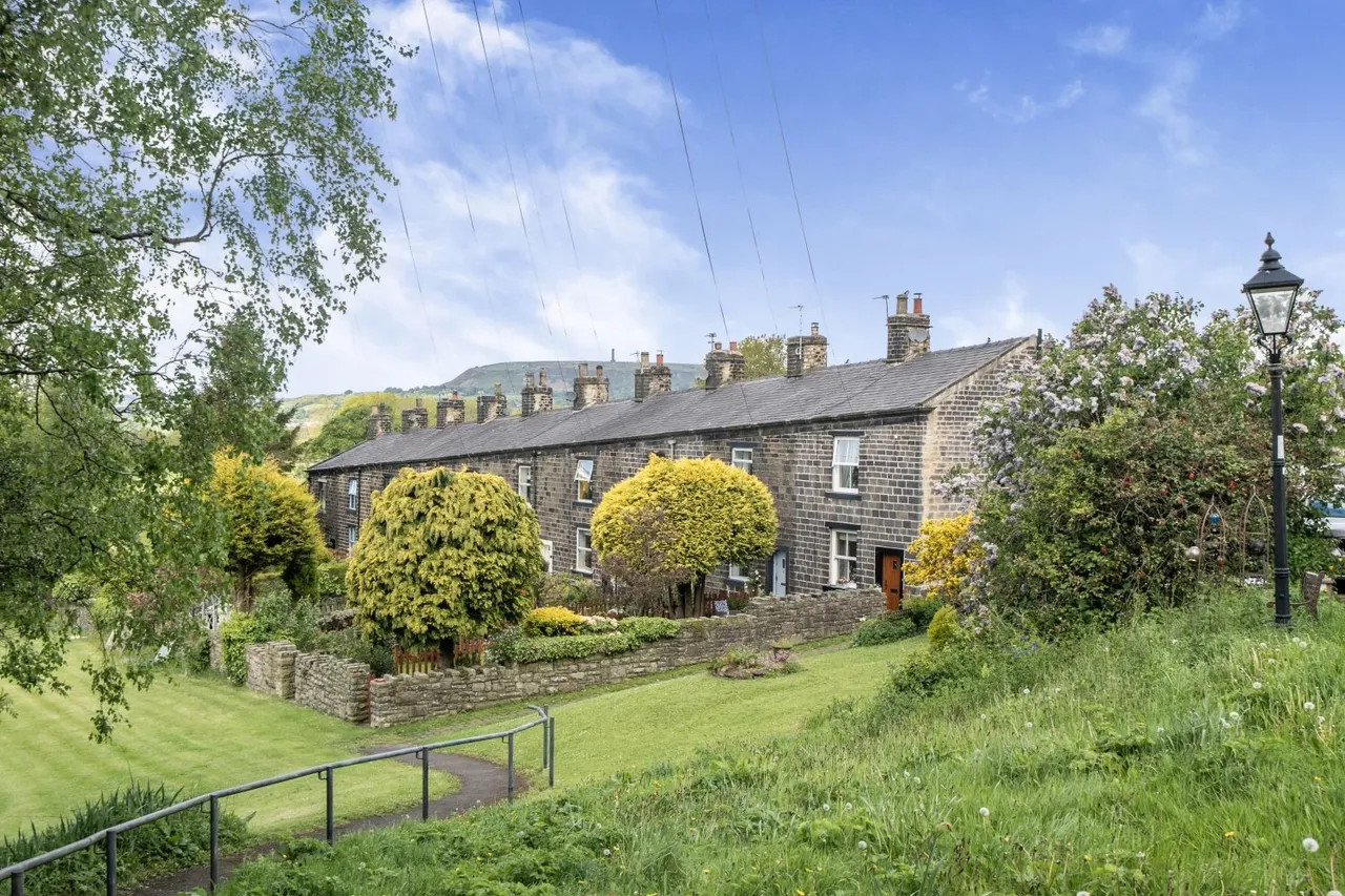 Mount Pleasant, Nangreaves, BL9, photo 17
