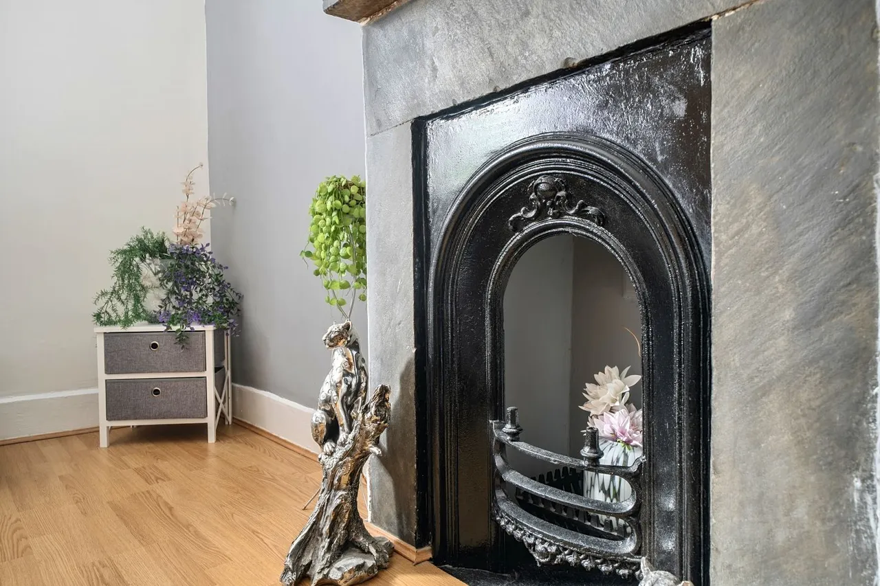 Mount Pleasant, Nangreaves, BL9, photo 11
