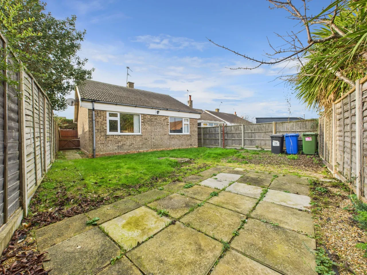 2 bed house for sale, Cranesbill Road, Pakefield