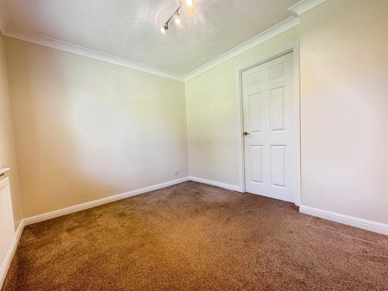 Bowscale Close, Gamston, NG2, photo 17